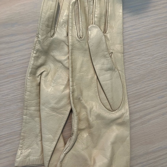 Cream Leather Gloves - Picture 1 of 2